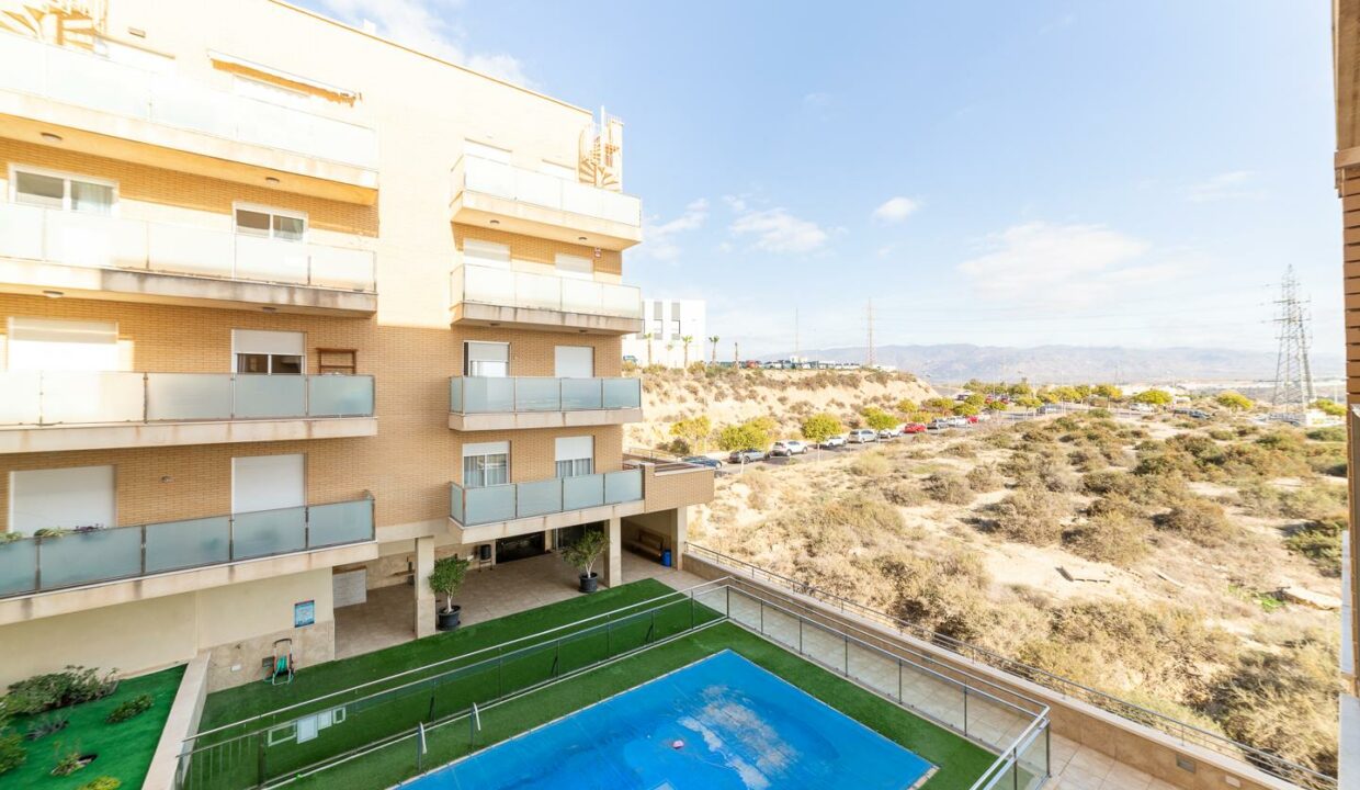 VIVIENDA DE DOS DORMITORIOS JUNTO AL CENTRO COMERCIAL TORRECARDENAS